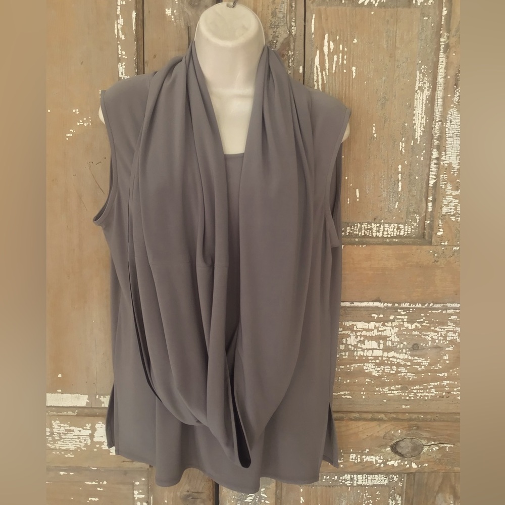 Caroline Rose Medium Top With Matching Scarf